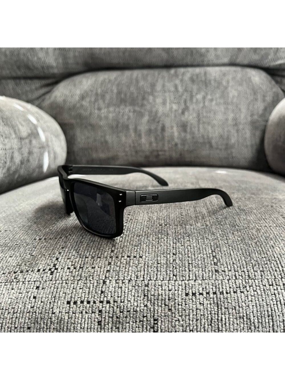 Oakley Holbrook Sunglasses 009102 Black Lenses-Black Matte Frame - Picture 4 of 16